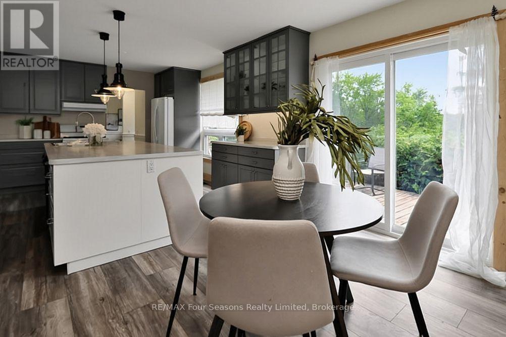 1 Elgin Street, Clearview (New Lowell), Ontario  L0M 1N0 - Photo 5 - S13549392
