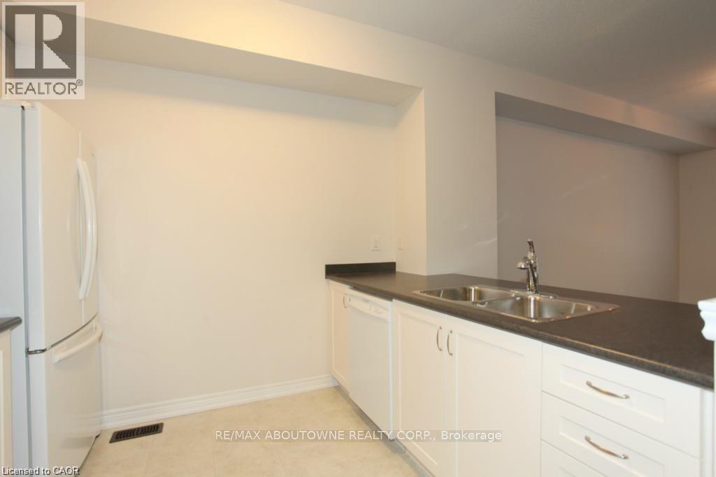 1401 Plains Road E Unit# 104, Burlington, Ontario  L7R 0C2 - Photo 7 - 40843476