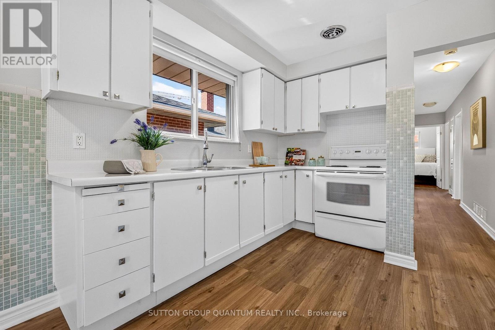 1016 East Avenue, Mississauga, Ontario  L5E 1W8 - Photo 11 - W13549298