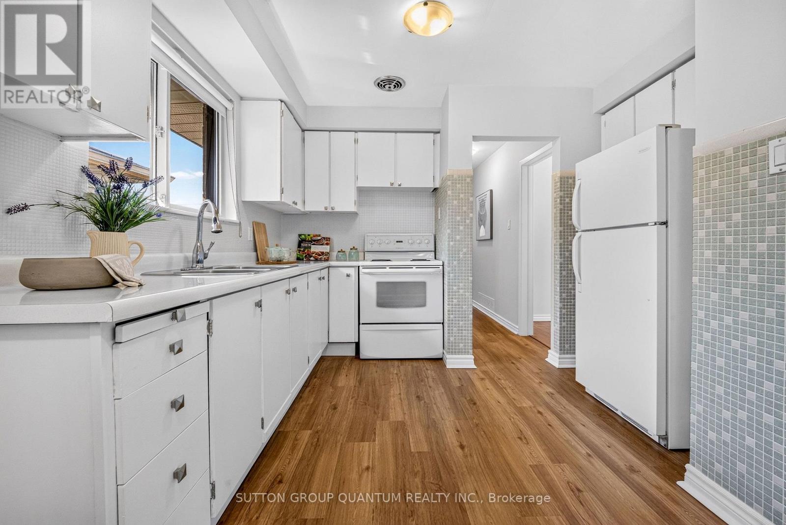 1016 East Avenue, Mississauga, Ontario  L5E 1W8 - Photo 12 - W13549298