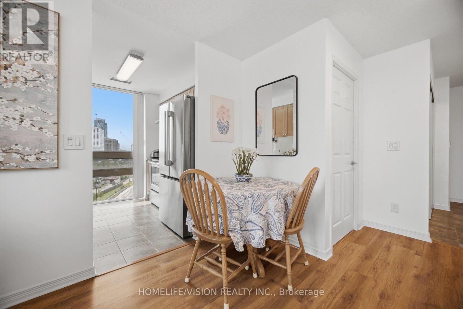 1007 - 3 Michael Power Place, Toronto, Ontario  M9A 0A2 - Photo 12 - W13549402