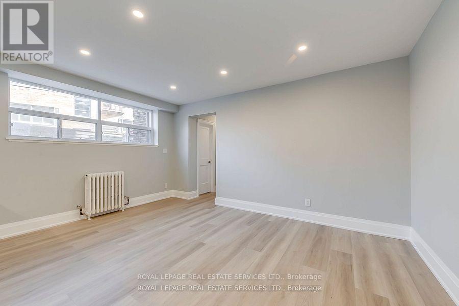 2 - 320 Lakeshore Road, Mississauga, Ontario  L5H 1G8 - Photo 5 - W13547858