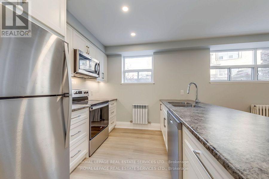 2 - 320 Lakeshore Road, Mississauga, Ontario  L5H 1G8 - Photo 10 - W13547858