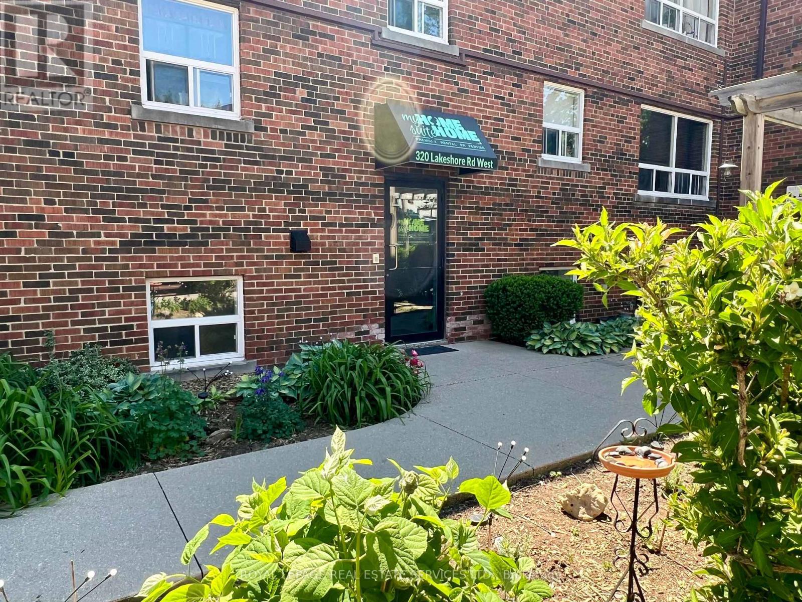 2 - 320 Lakeshore Road, Mississauga, Ontario  L5H 1G8 - Photo 3 - W13547858