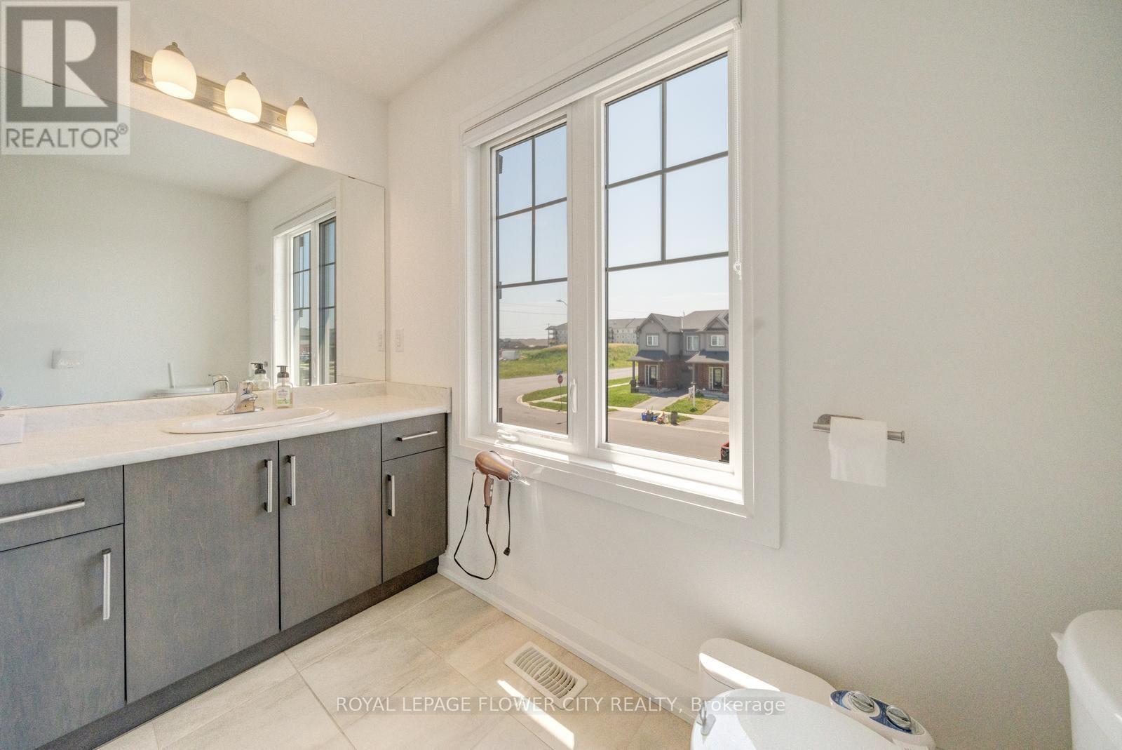 20 Sycamore Street, Welland, Ontario  L3C 0H8 - Photo 30 - X13546694