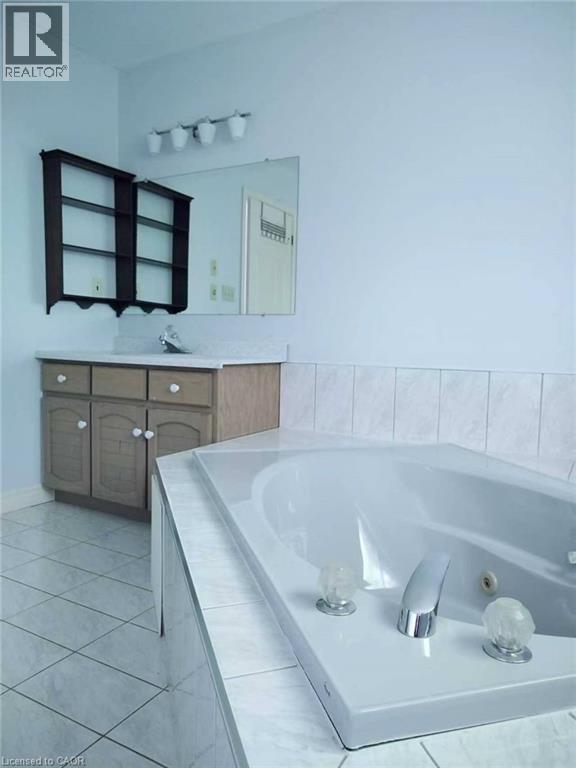 600 Upper Horning Road, Hamilton, Ontario  L9C 7P9 - Photo 12 - 40847086