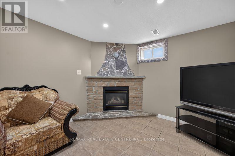 Lower Unit - 59 Colin Crescent, Hamilton, Ontario L9A 5H8 - Photo 10 - X13549388