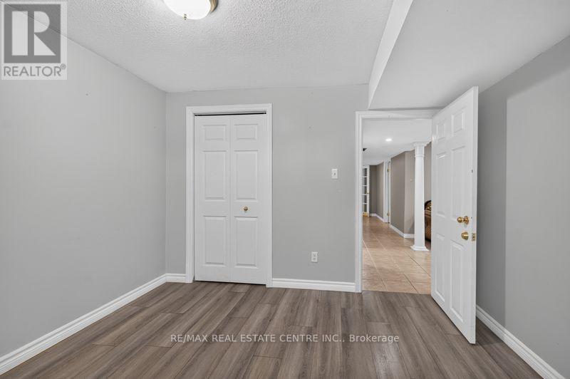 Lower Unit - 59 Colin Crescent, Hamilton, Ontario L9A 5H8 - Photo 16 - X13549388