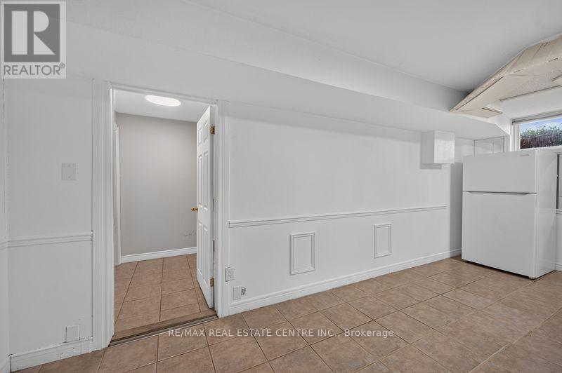 Lower Unit - 59 Colin Crescent, Hamilton, Ontario L9A 5H8 - Photo 19 - X13549388