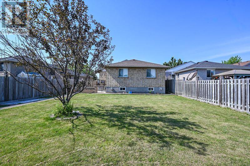Lower Unit - 59 Colin Crescent, Hamilton, Ontario L9A 5H8 - Photo 22 - X13549388
