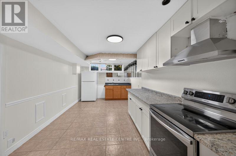 Lower Unit - 59 Colin Crescent, Hamilton, Ontario L9A 5H8 - Photo 5 - X13549388