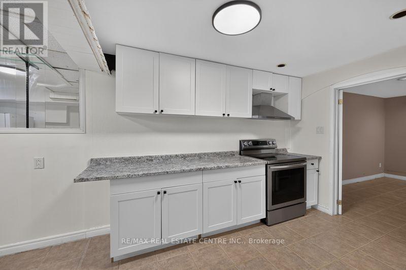 Lower Unit - 59 Colin Crescent, Hamilton, Ontario L9A 5H8 - Photo 7 - X13549388