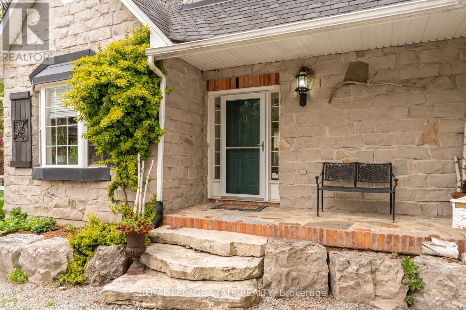 1097 Mineral Springs Road, Hamilton, Ontario  L9H 5E3 - Photo 6 - X13549422
