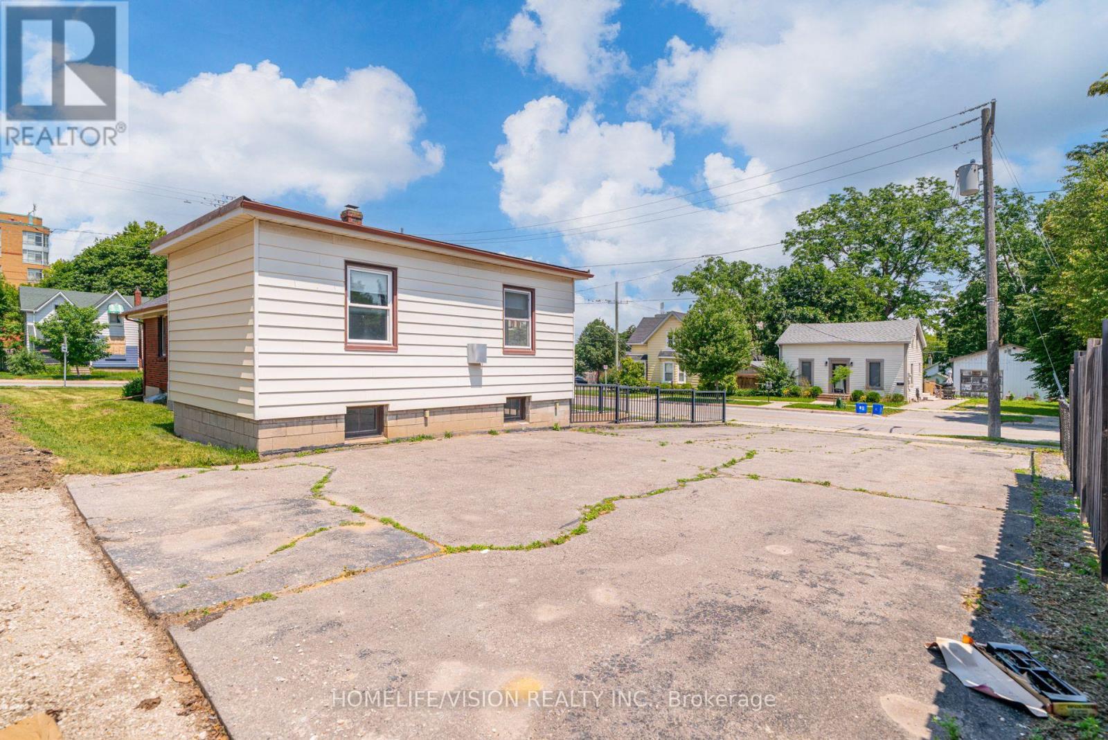 133 Mary Street E, Whitby, Ontario  L1N 2P3 - Photo 39 - E13539624