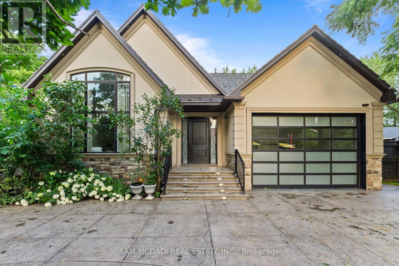 3168 Lakeshore Road W, Oakville, Ontario L6L 1J6 - Photo 2 - W12839440
