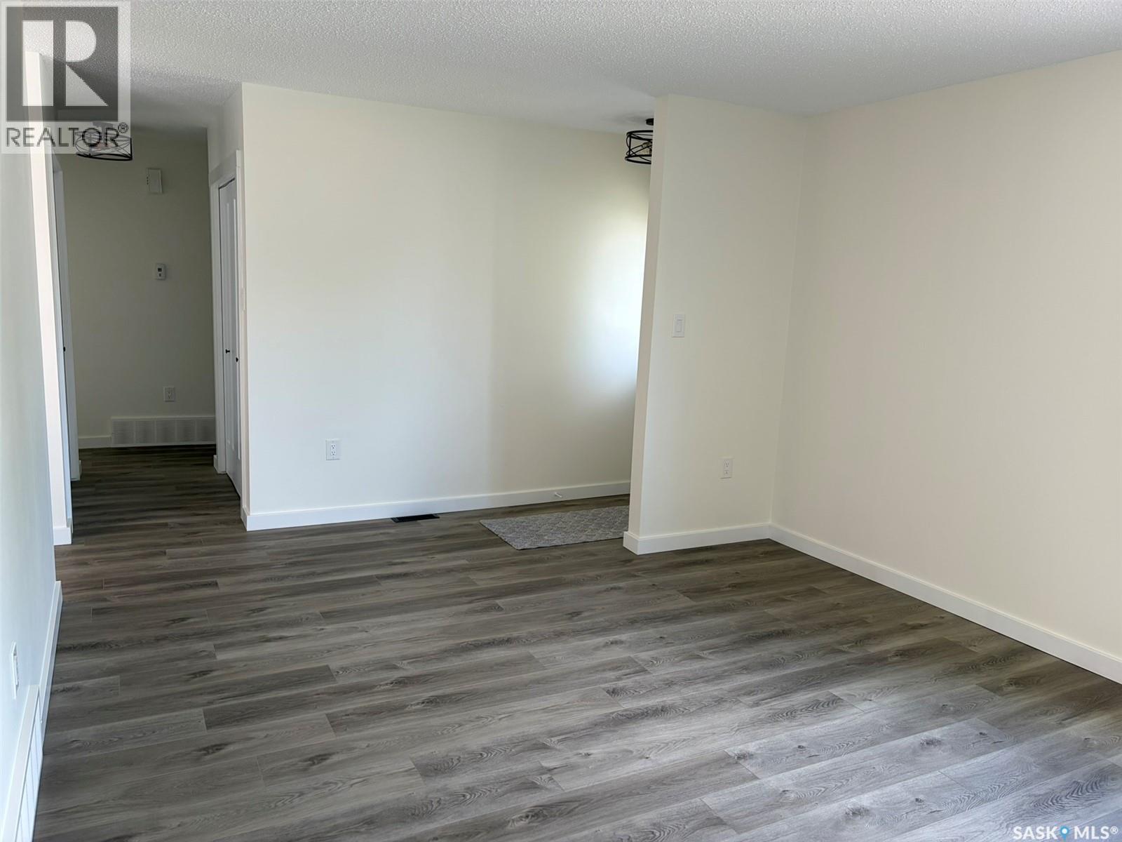 565 32nd Street W, Prince Albert, Saskatchewan  S6V 6B7 - Photo 8 - SK042204