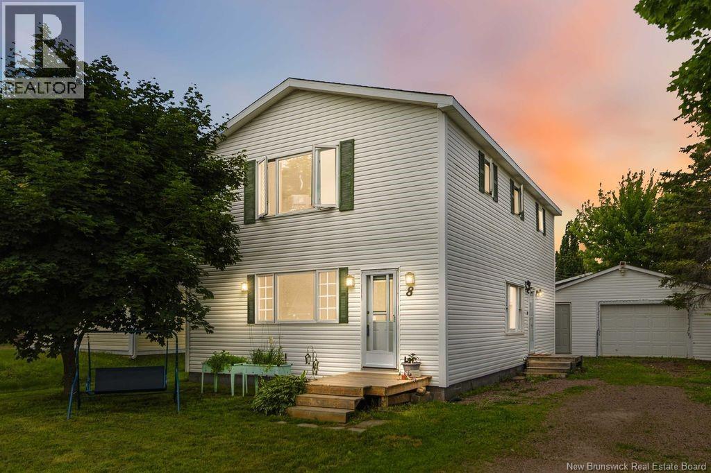 8 Hillside Street, Pointe-Du-Chêne