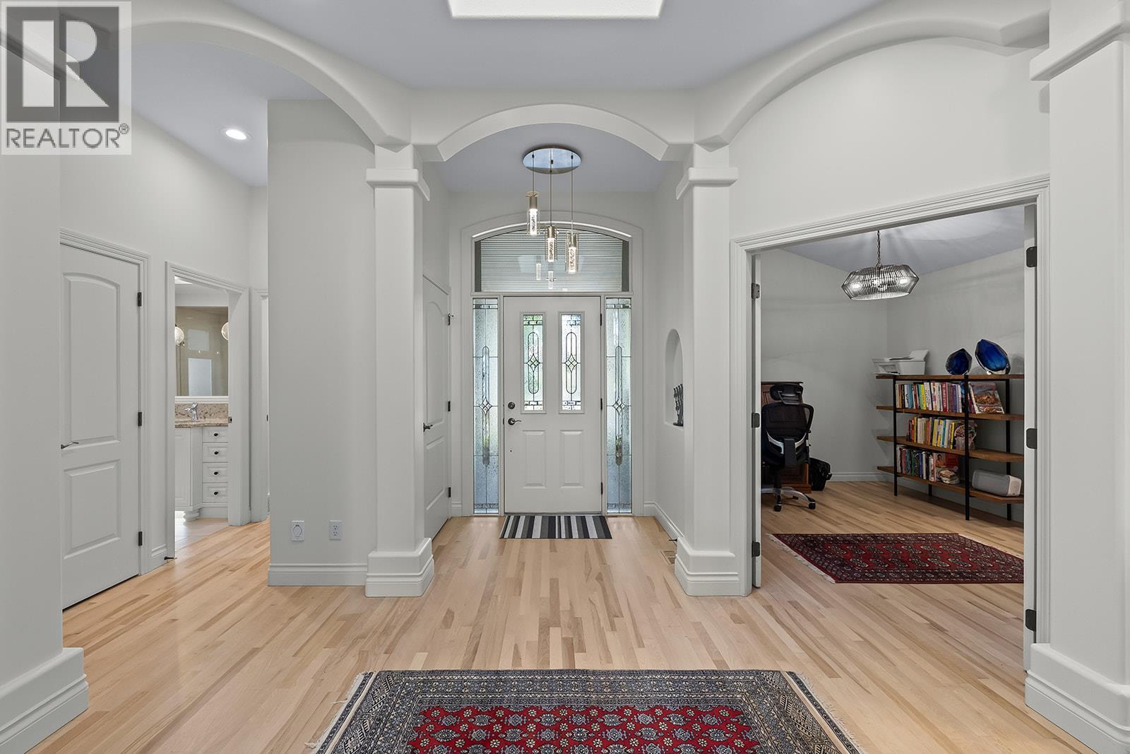 4332 Gallaghers Forest S Road, Kelowna, British Columbia  V1W 4X3 - Photo 2 - 10393820