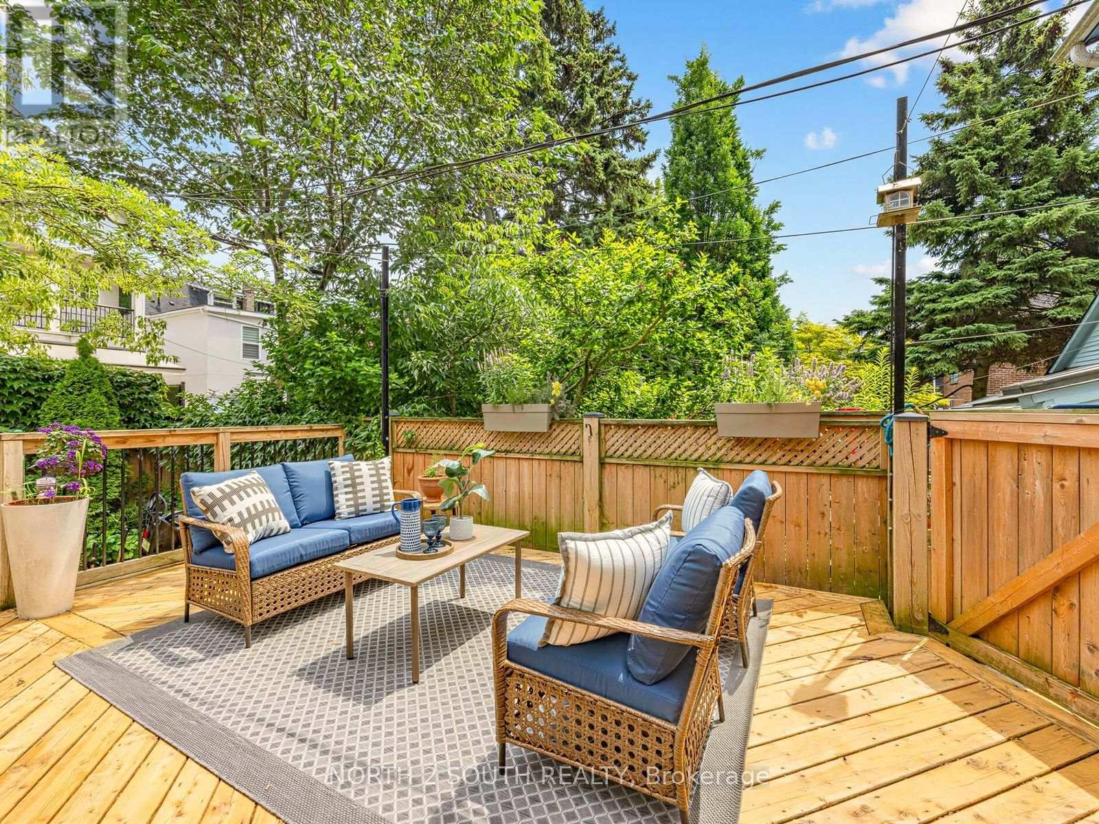 47 Bellefair Avenue, Toronto, Ontario  M4L 3T7 - Photo 44 - E13548692