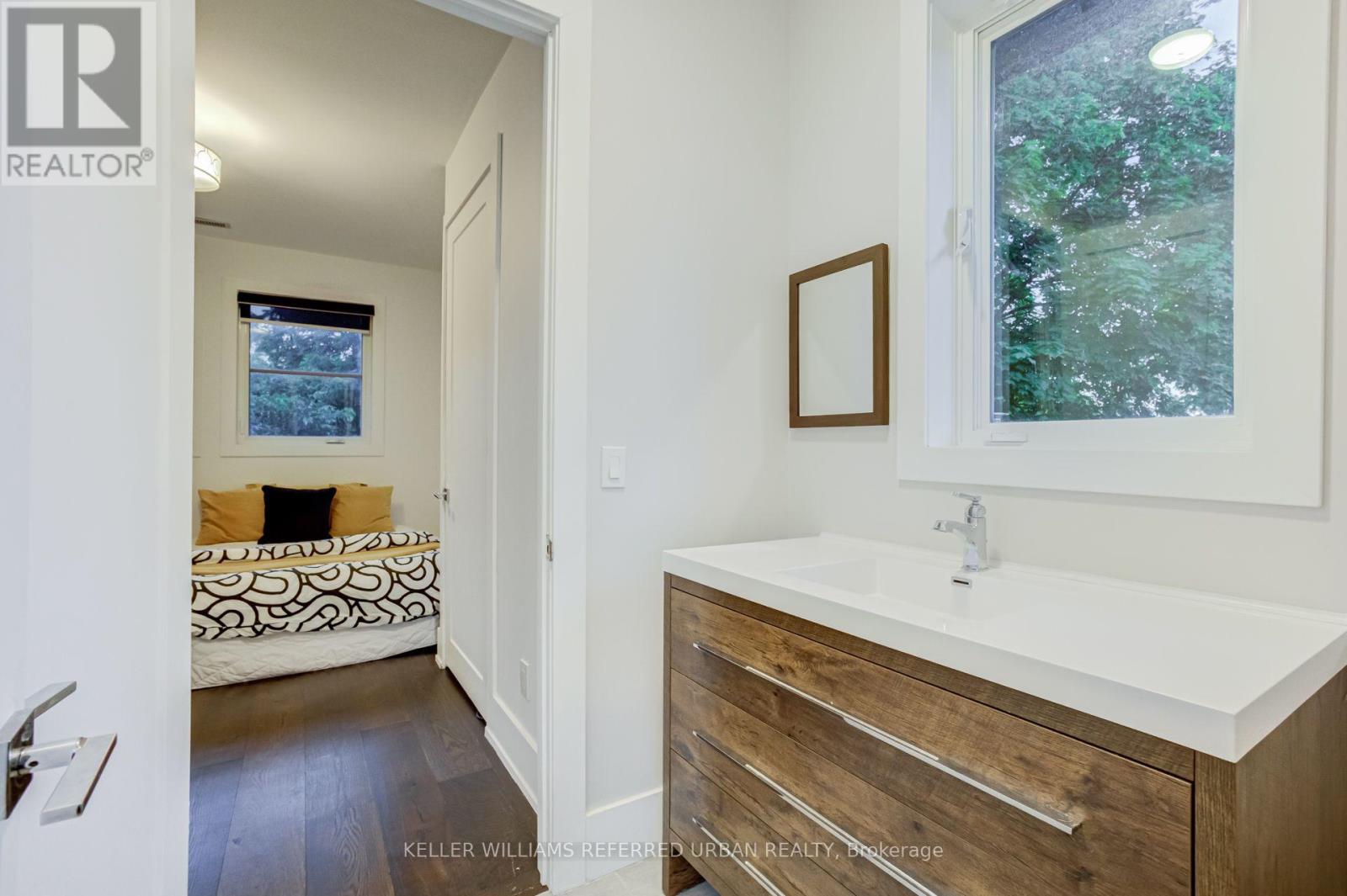 57 Ambleside Avenue, Toronto, Ontario  M8Z 2H8 - Photo 35 - W13543286