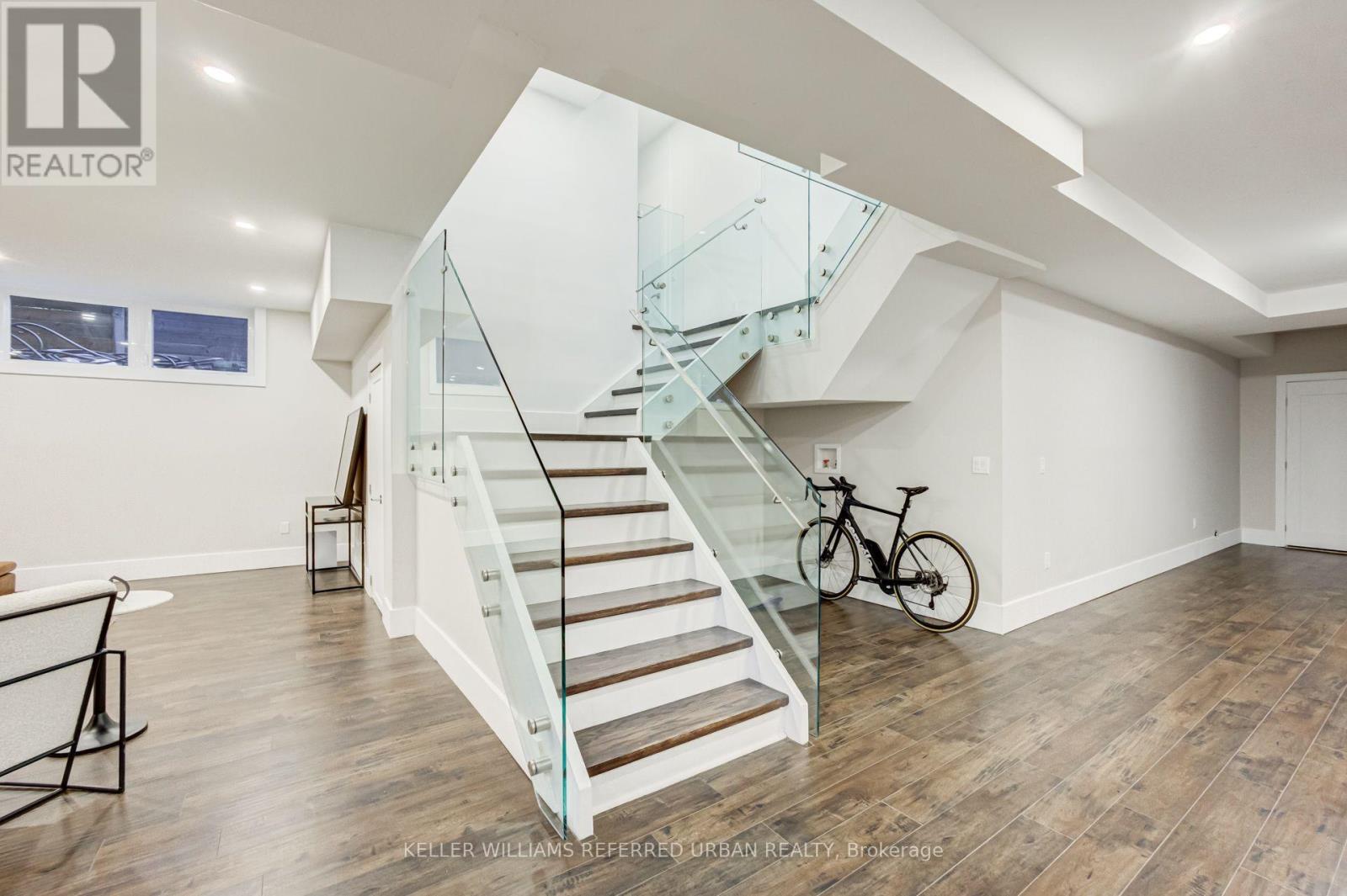 57 Ambleside Avenue, Toronto, Ontario  M8Z 2H8 - Photo 39 - W13543286