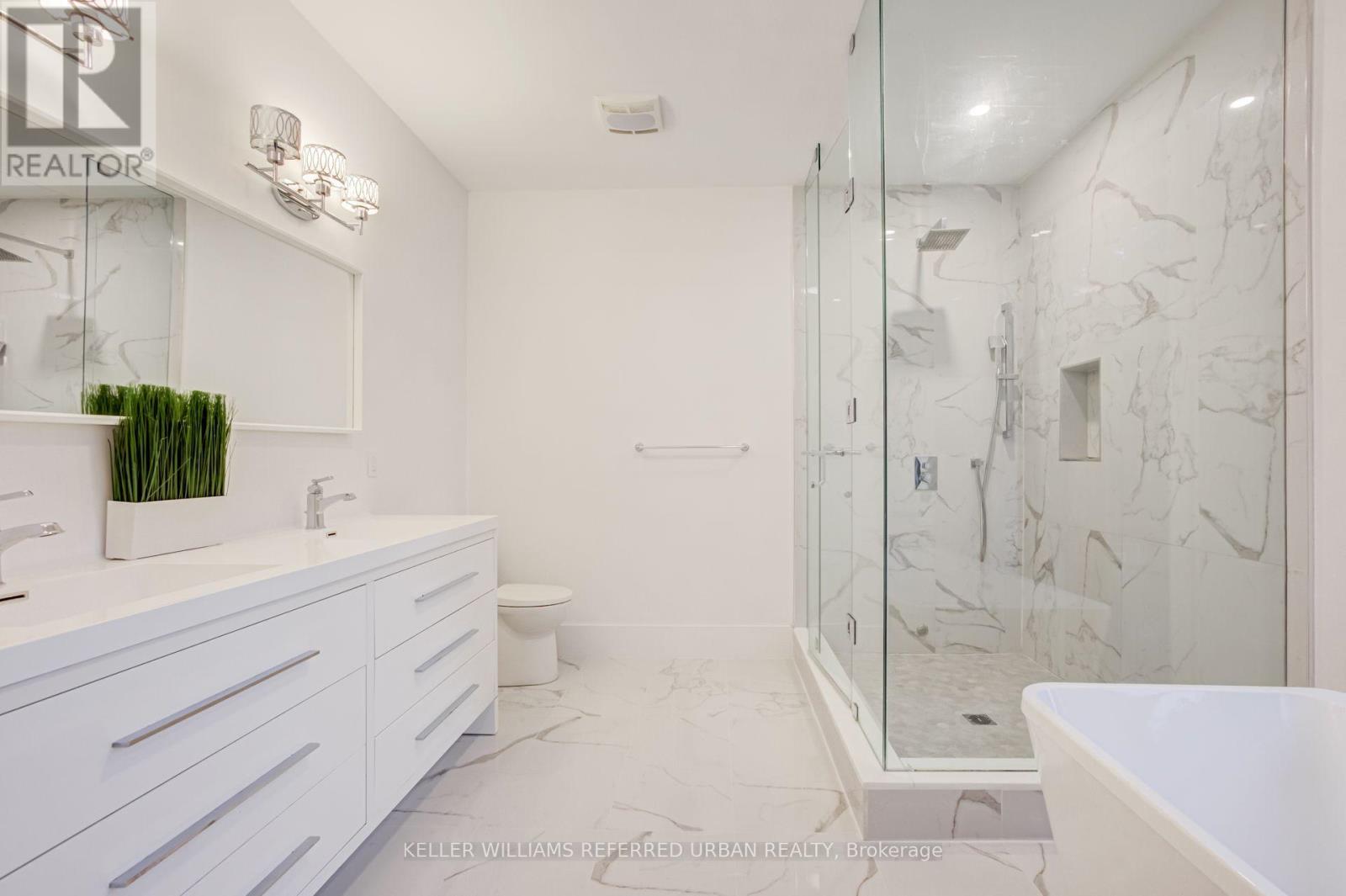 57 Ambleside Avenue, Toronto, Ontario  M8Z 2H8 - Photo 24 - W13543286