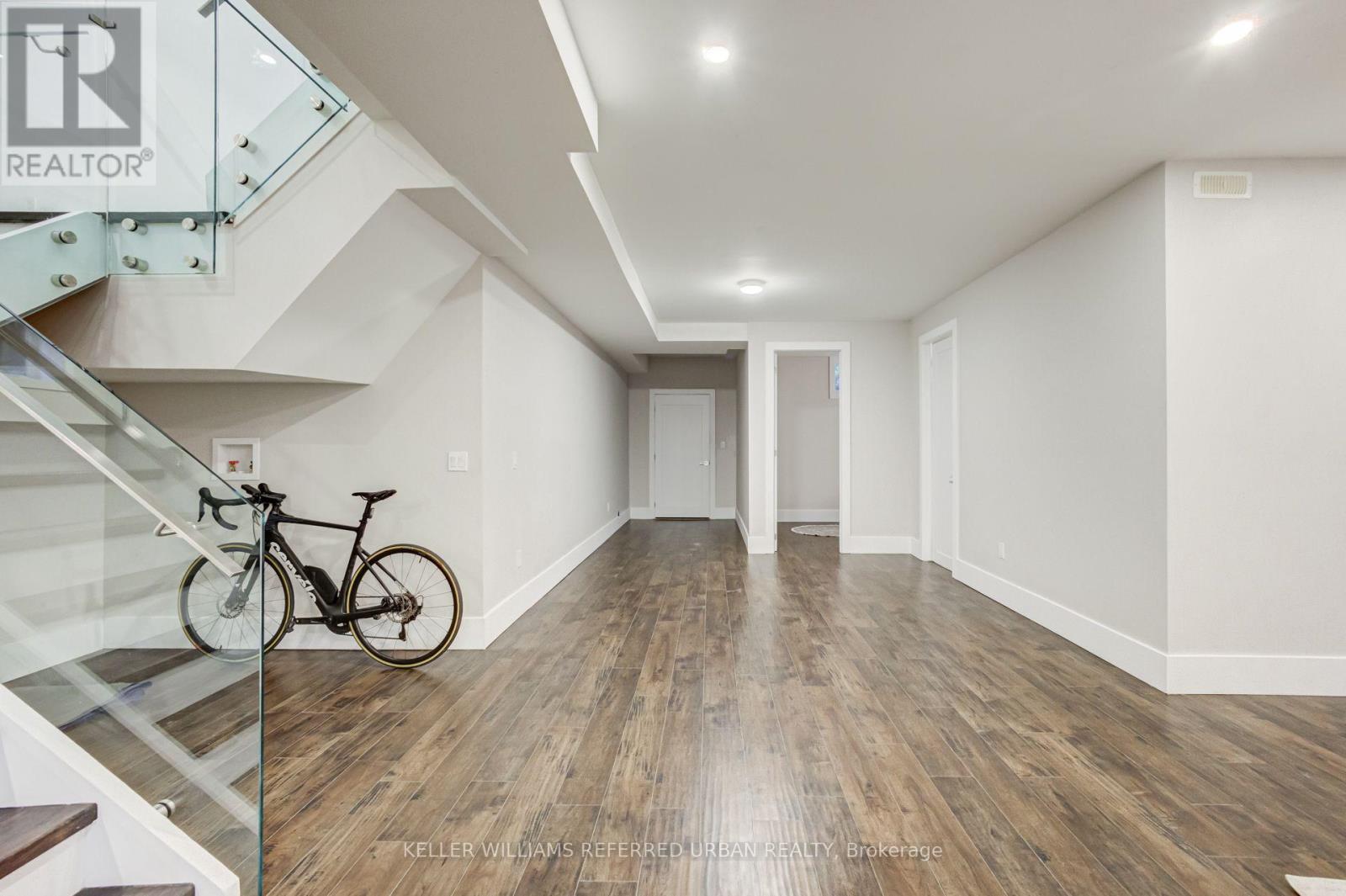 57 Ambleside Avenue, Toronto, Ontario  M8Z 2H8 - Photo 44 - W13543286