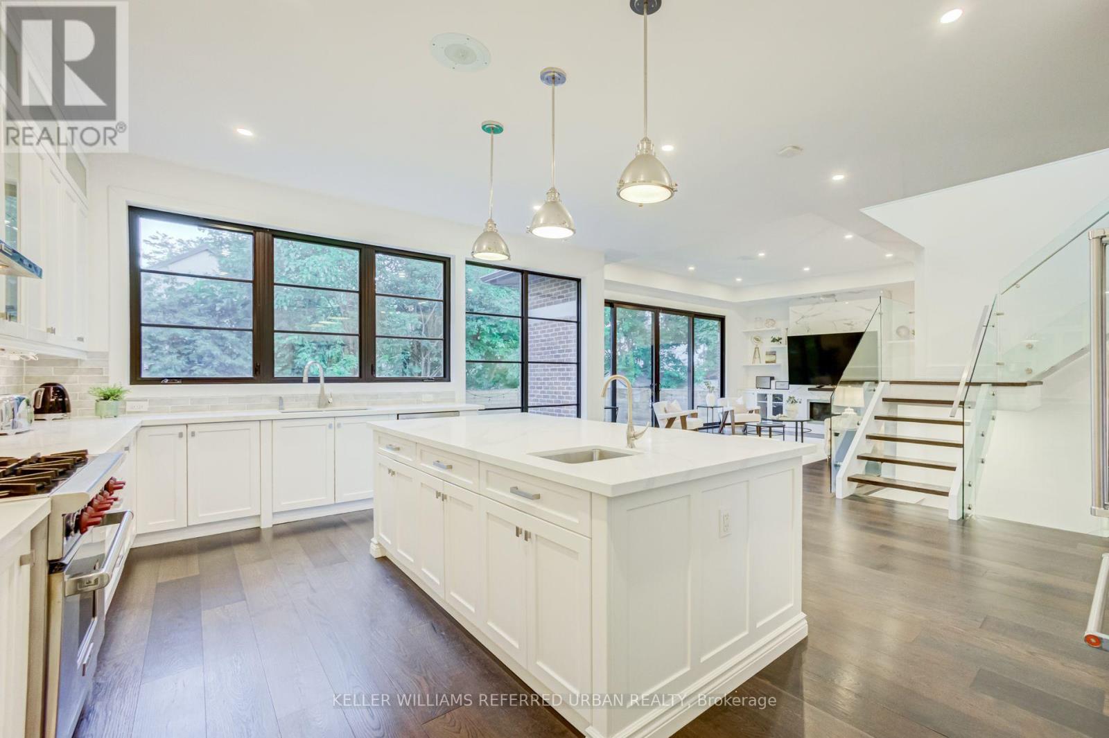 57 Ambleside Avenue, Toronto, Ontario  M8Z 2H8 - Photo 12 - W13543286