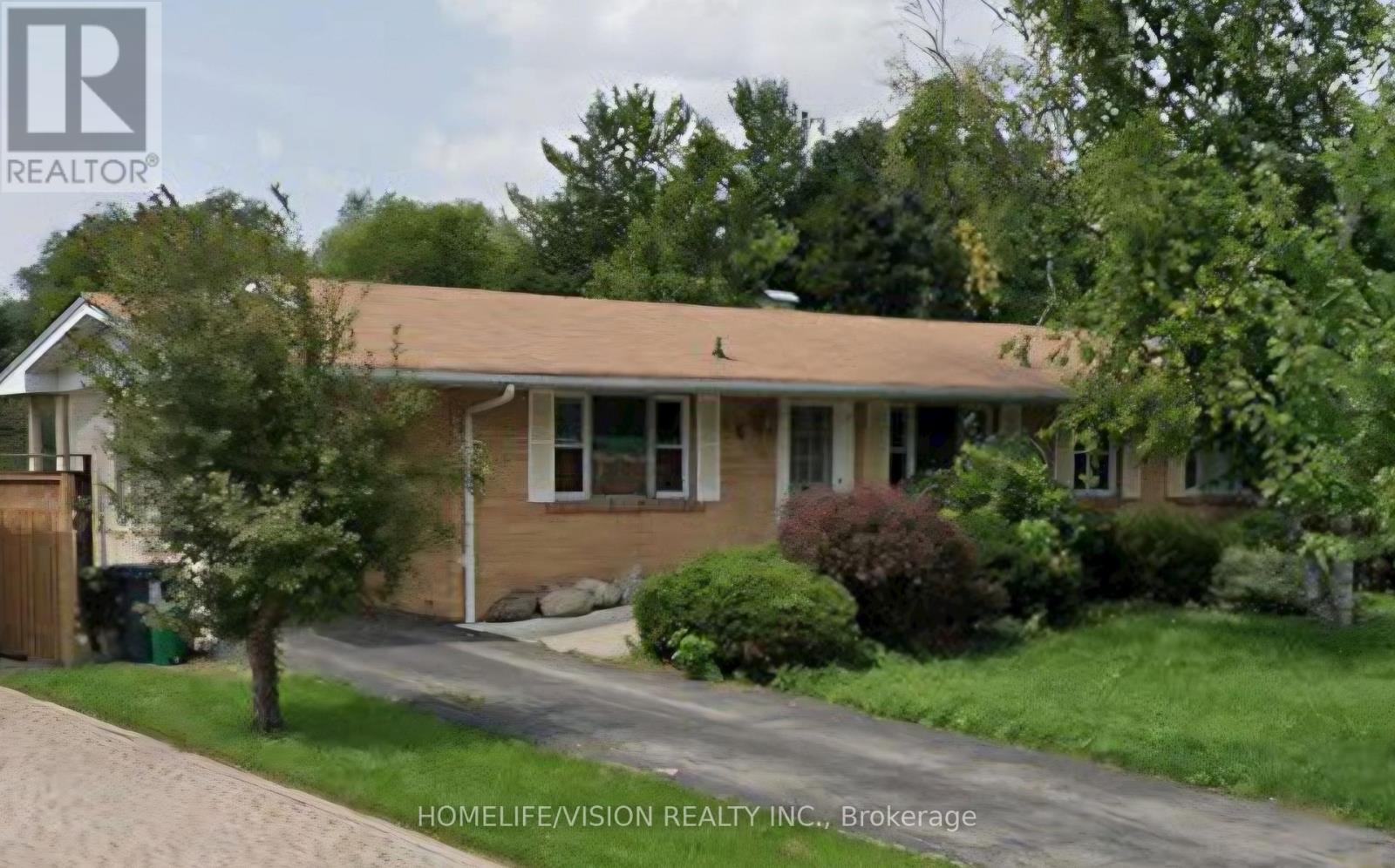 6 BRENHAM CRESCENT, Toronto, Ontario