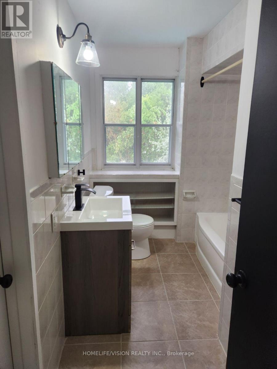 6 Brenham Crescent, Toronto, Ontario  M2M 2L1 - Photo 11 - C13549602