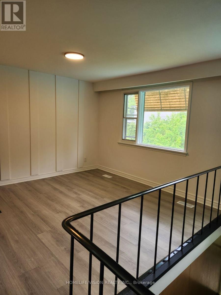 6 Brenham Crescent, Toronto, Ontario  M2M 2L1 - Photo 4 - C13549602