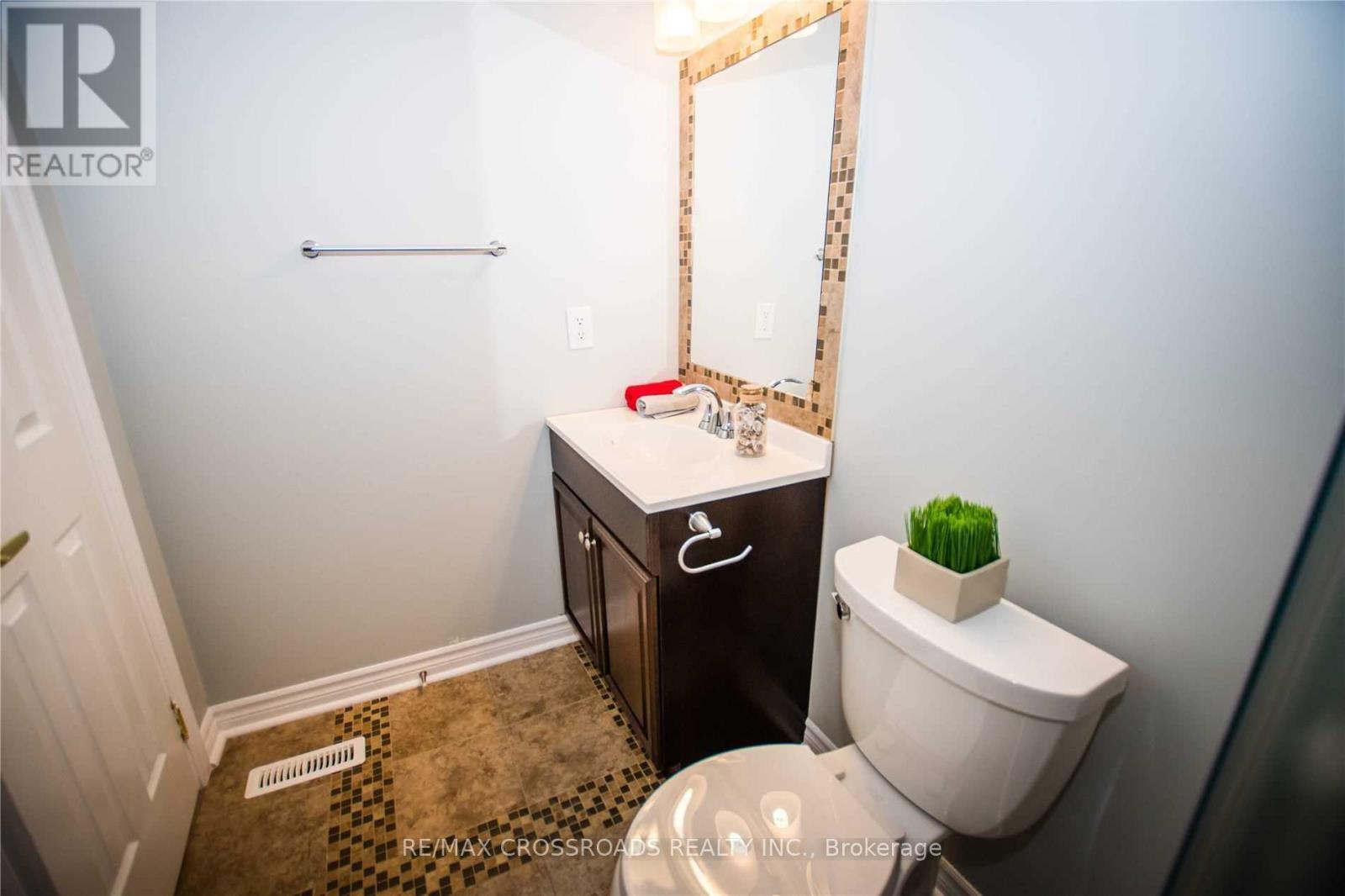 50 Widdifield Avenue, Newmarket, Ontario  L3X 1Z4 - Photo 6 - N13549440
