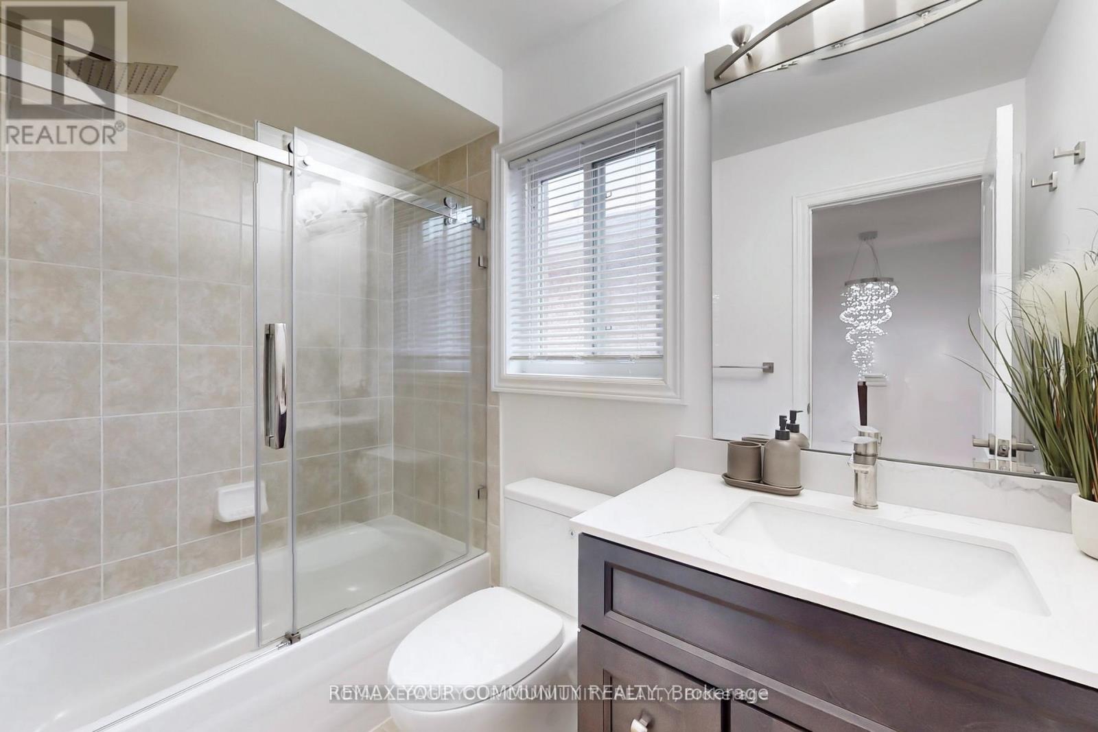 52 Four Seasons Crescent, East Gwillimbury, Ontario  L9N 0C3 - Photo 32 - N13549512