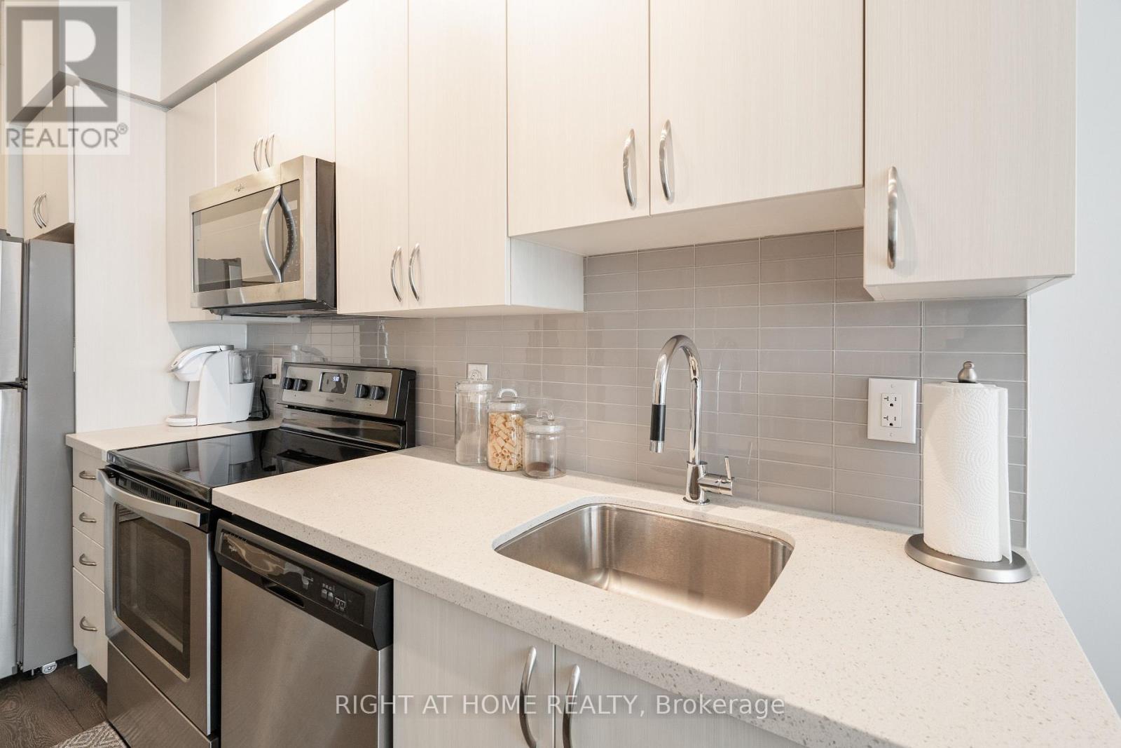 329 - 3600 Highway 7, Vaughan, Ontario  L4L 0G7 - Photo 11 - N13549574