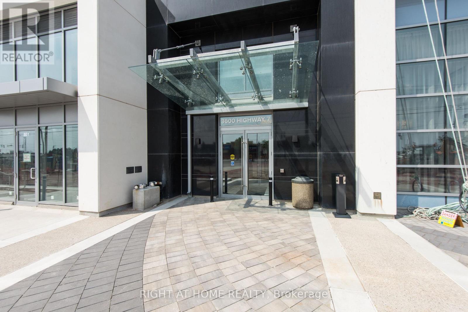 329 - 3600 Highway 7, Vaughan, Ontario  L4L 0G7 - Photo 2 - N13549574