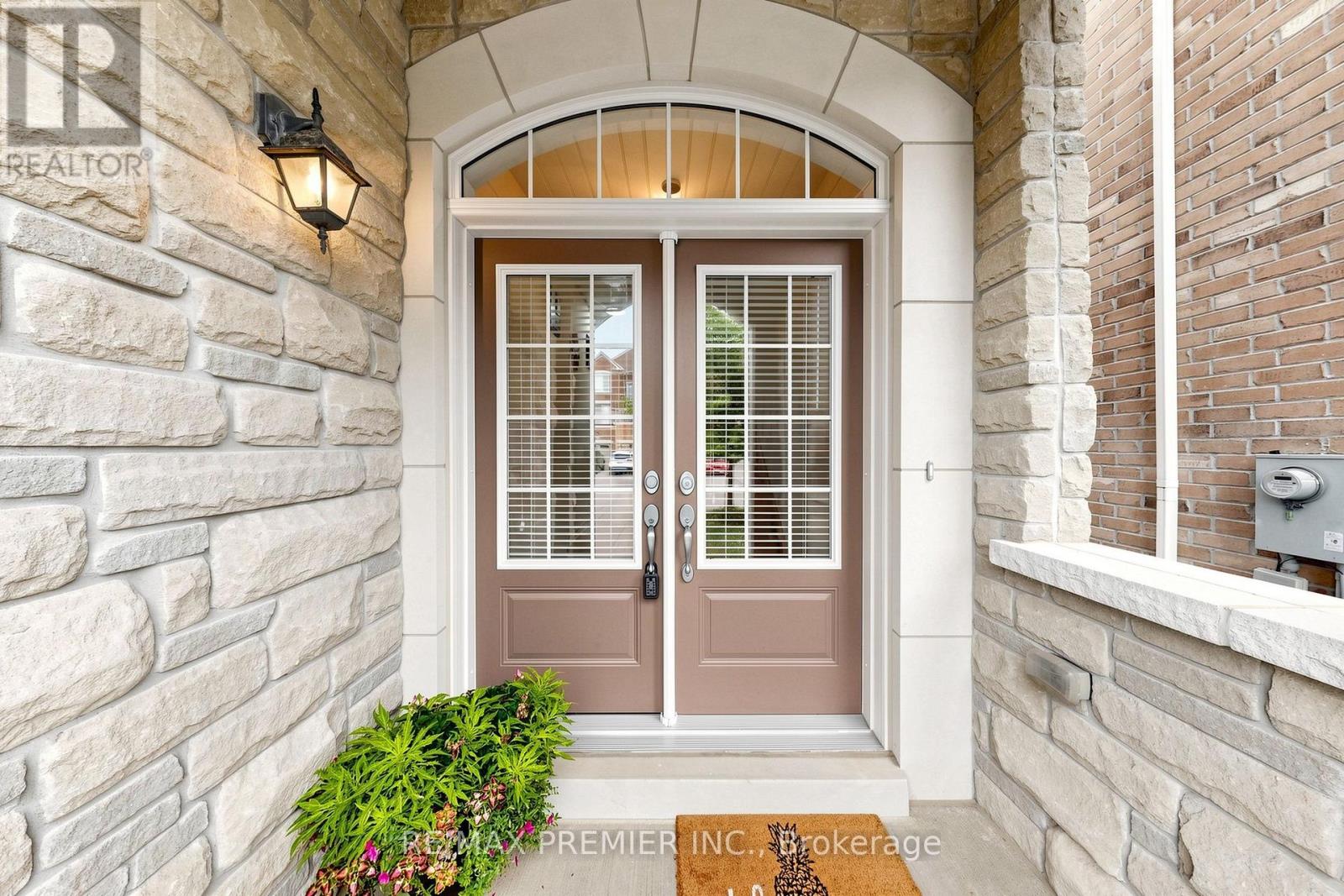 5 Hatton Garden Road, Vaughan, Ontario  L4H 3R1 - Photo 4 - N13549626