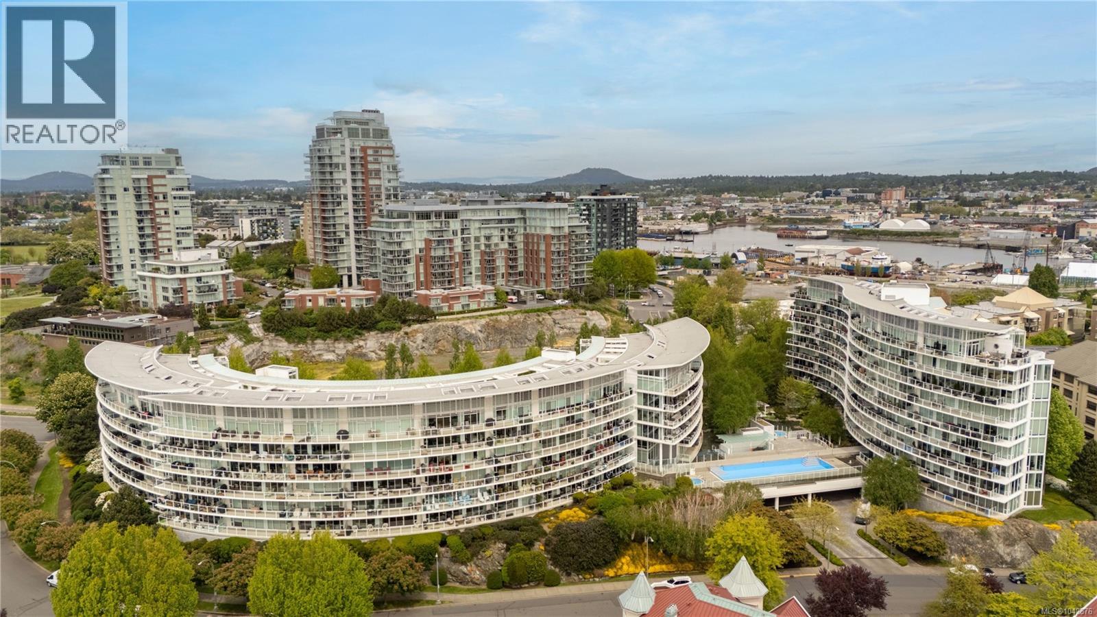 120 68 Songhees Rd, Victoria, British Columbia V9A 0A3 - Photo 2 - 1042876