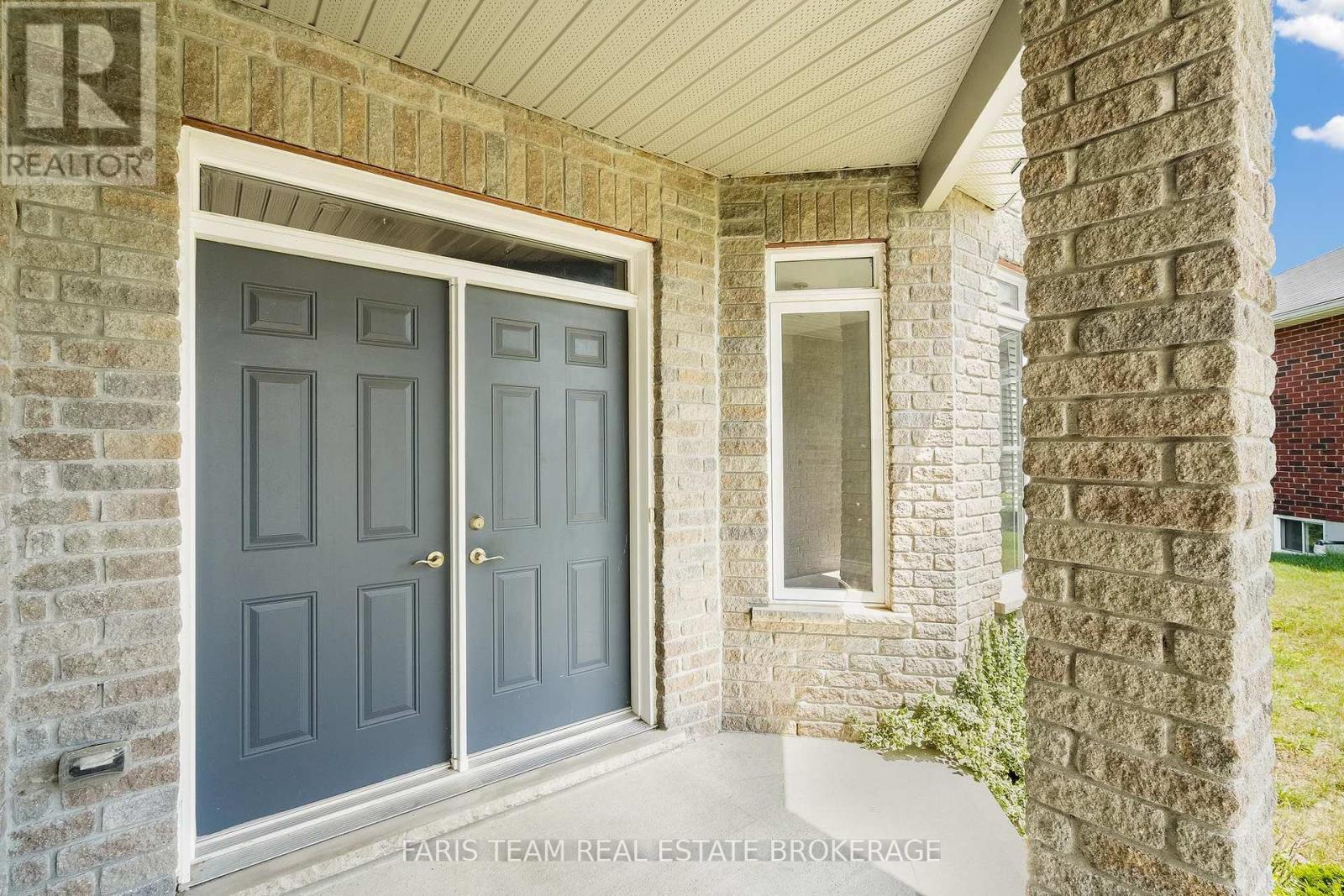 33 Sheppard Drive, Tay, Ontario  L0K 2A0 - Photo 4 - S13549492
