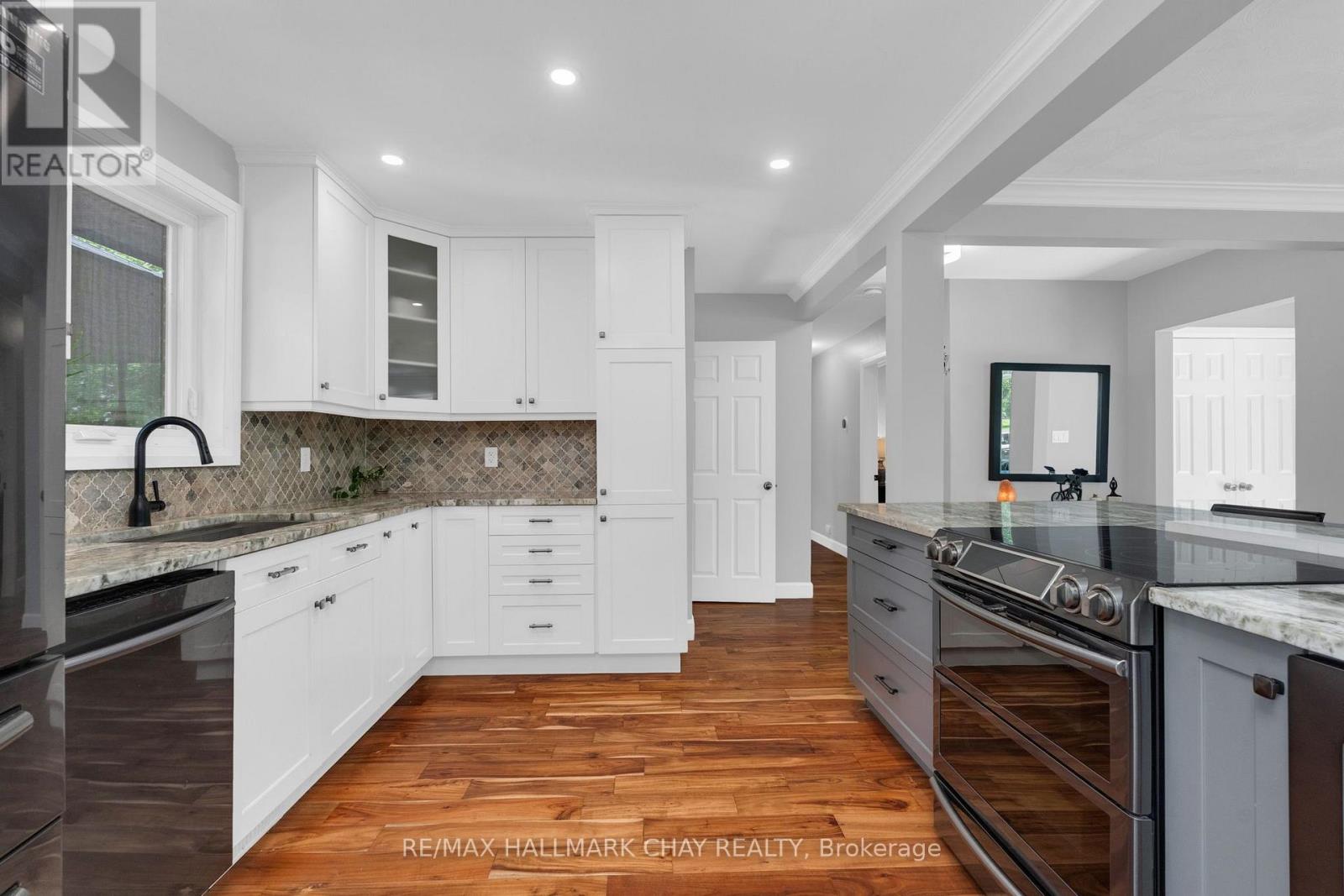 12 Francis Road, Orillia, Ontario  L3V 2L7 - Photo 11 - S13549548