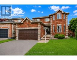 17 CROMPTON DRIVE, Barrie, Ontario