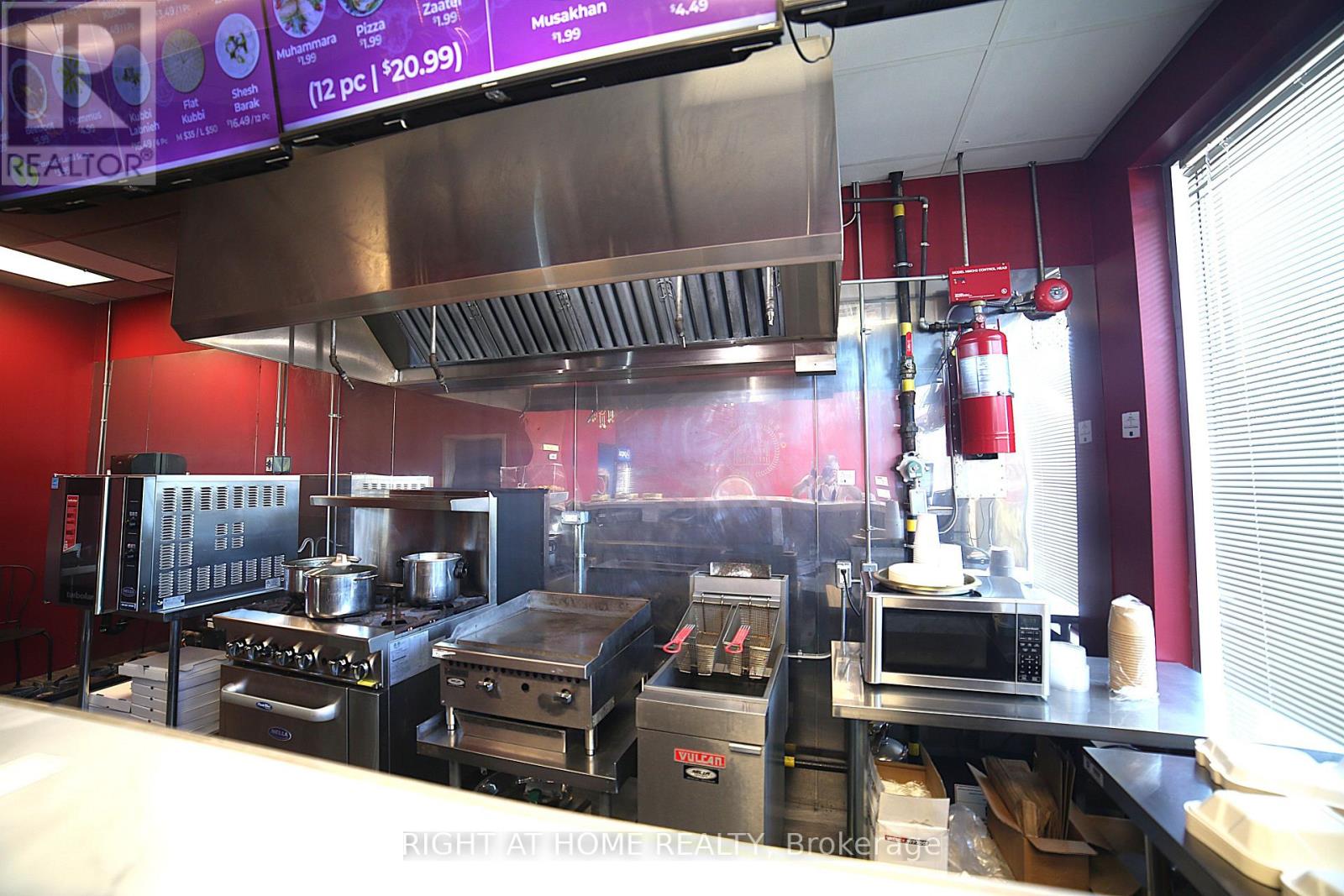 3 - 3955 Erin Centre Boulevard, Mississauga, Ontario  L5M 0H1 - Photo 4 - W13549486