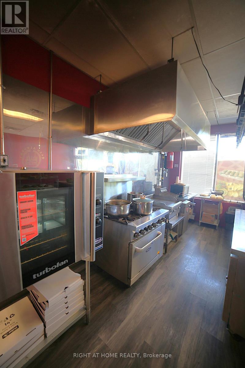 3 - 3955 Erin Centre Boulevard, Mississauga, Ontario  L5M 0H1 - Photo 6 - W13549486