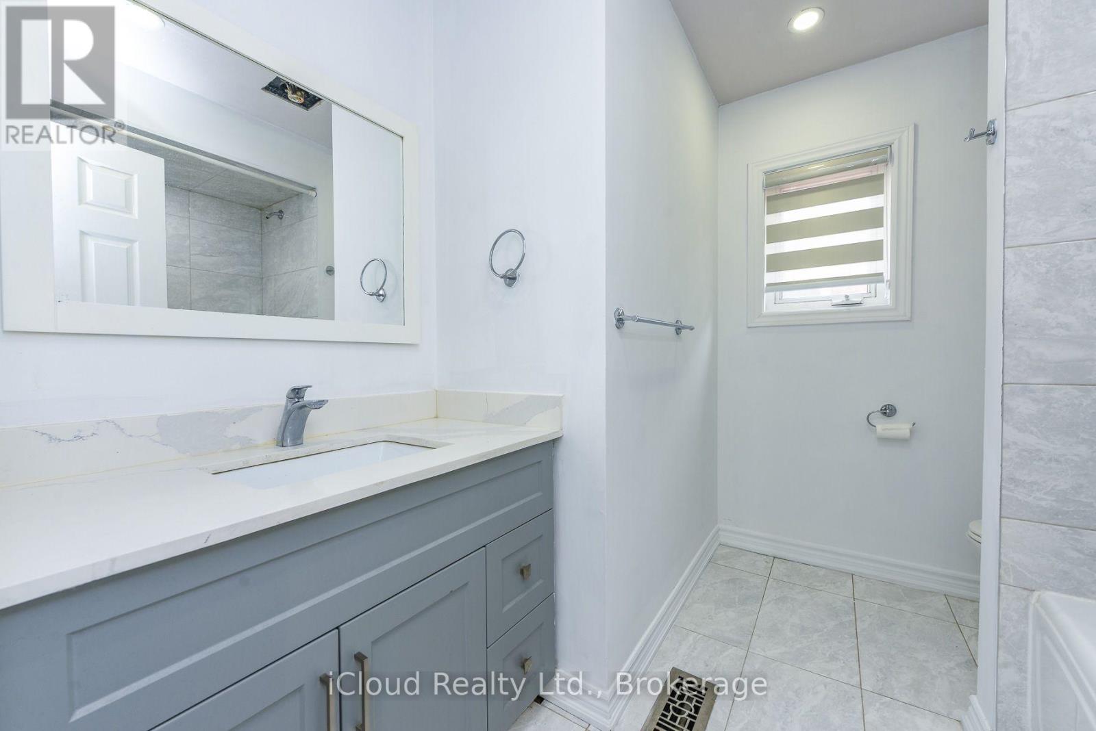 48 Ashdale Road, Brampton, Ontario  L6Y 5M9 - Photo 5 - W13549546