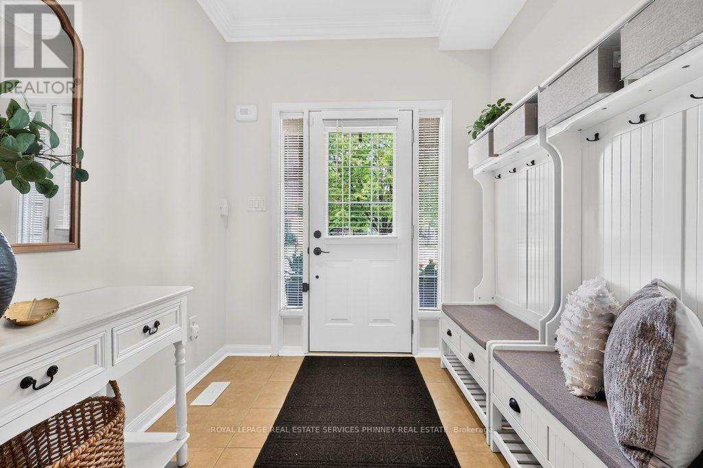 2421 Shadow Court, Oakville, Ontario  L6M 5G6 - Photo 5 - W13549578