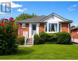 102 EDGECROFT ROAD, Toronto, Ontario