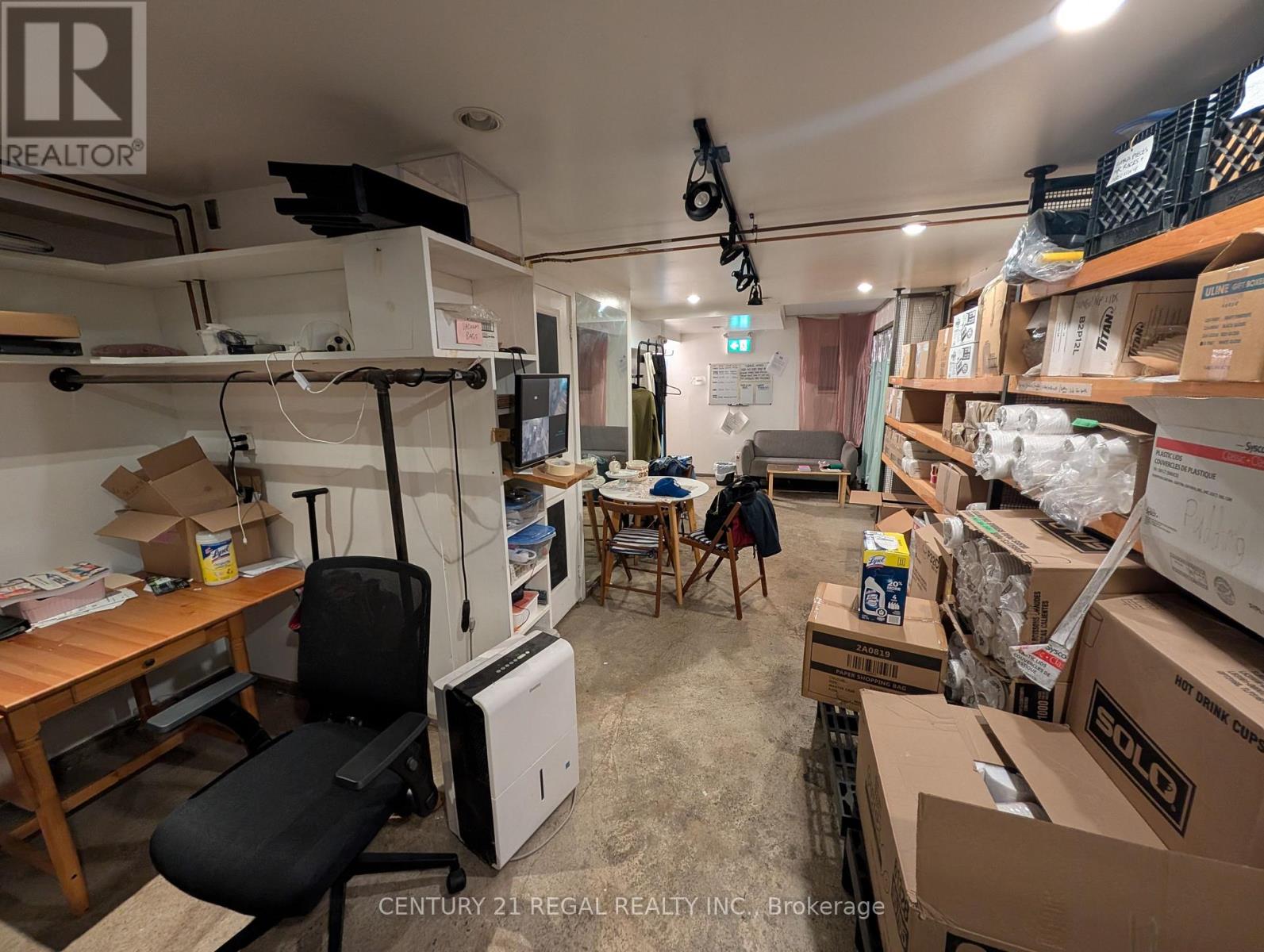 Main - 1332 Queen Street W, Toronto, Ontario  M6K 1L4 - Photo 11 - W13549642