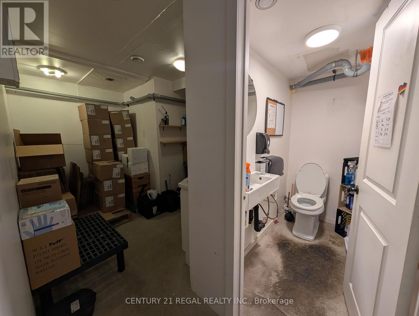 Main - 1332 Queen Street W, Toronto, Ontario  M6K 1L4 - Photo 12 - W13549642