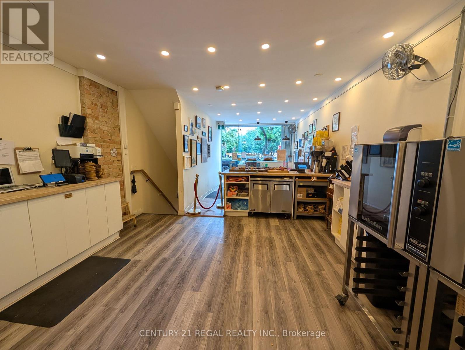 Main - 1332 Queen Street W, Toronto, Ontario  M6K 1L4 - Photo 5 - W13549642