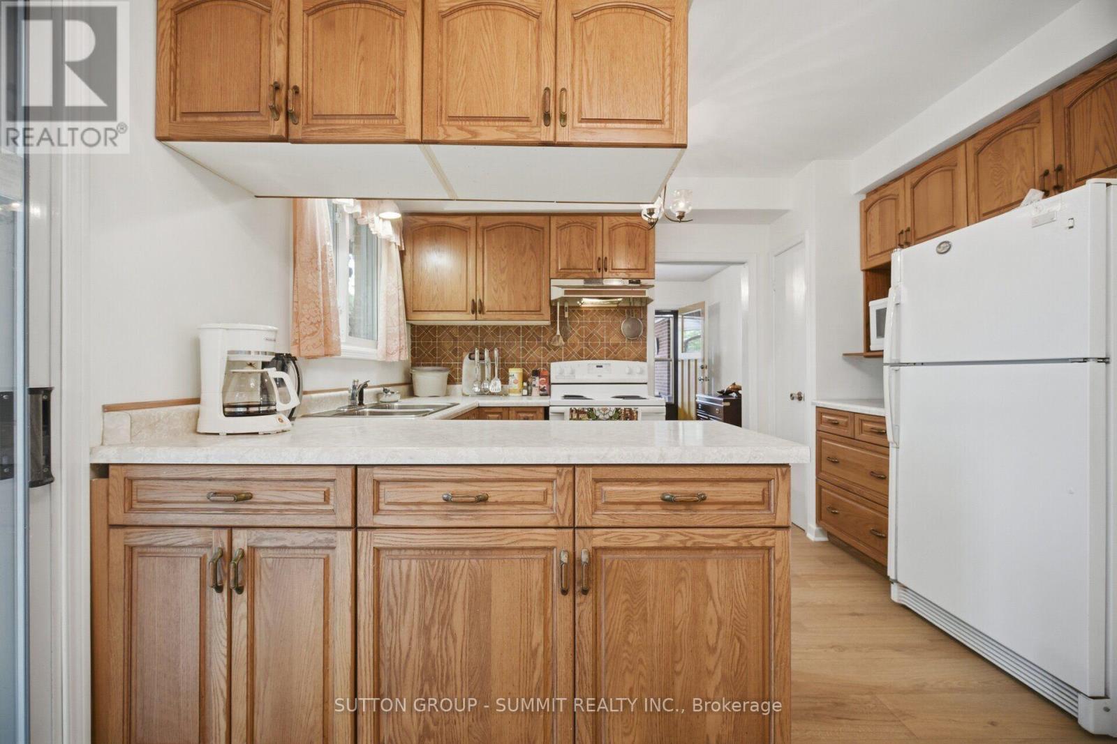 3359 Enniskillen Circle, Mississauga, Ontario  L5C 2M9 - Photo 11 - W13549648