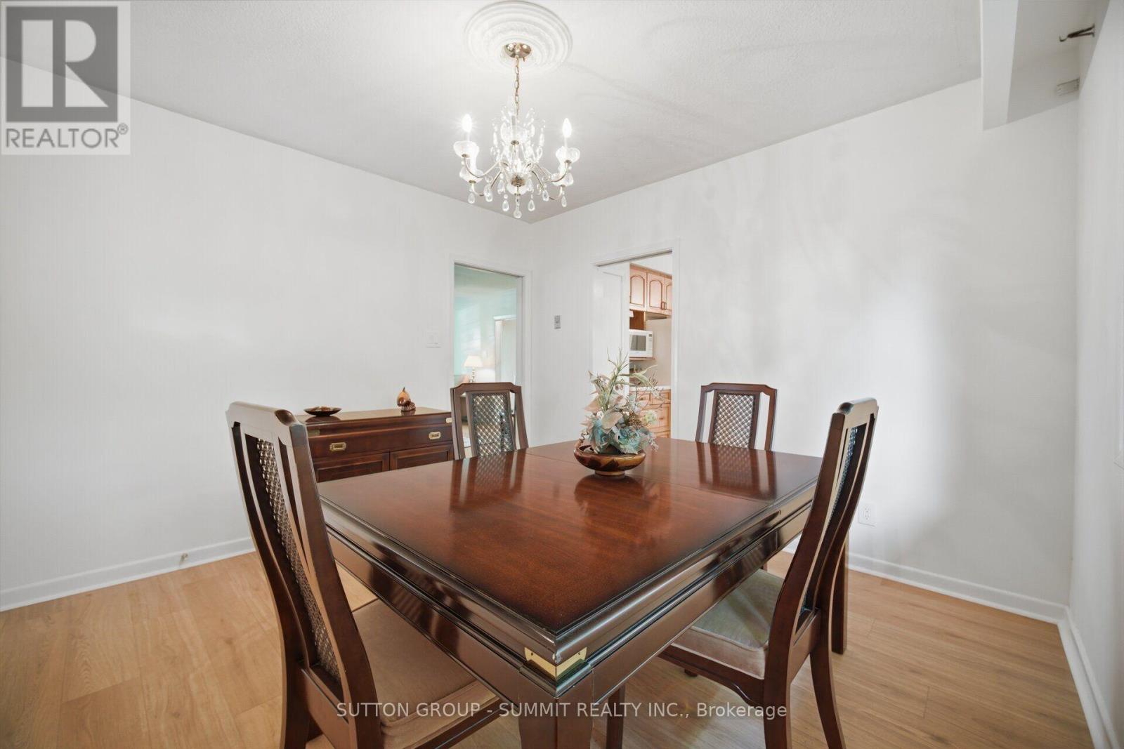 3359 Enniskillen Circle, Mississauga, Ontario  L5C 2M9 - Photo 15 - W13549648